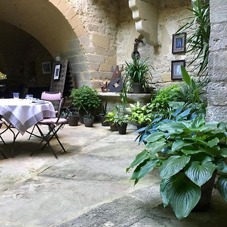 Monte Arena Bed and Breakfast Montaren-et-Saint-Médiers Εξωτερικό φωτογραφία