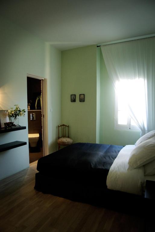 Monte Arena Bed and Breakfast Montaren-et-Saint-Médiers Δωμάτιο φωτογραφία