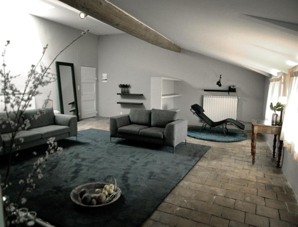 Monte Arena Bed and Breakfast Montaren-et-Saint-Médiers Εξωτερικό φωτογραφία