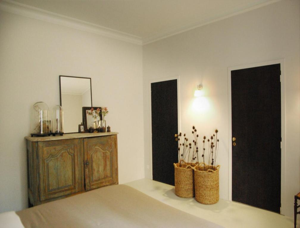 Monte Arena Bed and Breakfast Montaren-et-Saint-Médiers Εξωτερικό φωτογραφία