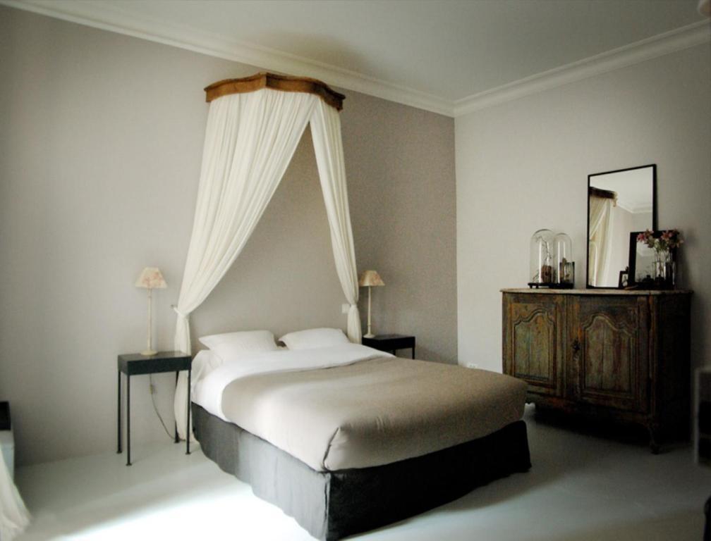 Monte Arena Bed and Breakfast Montaren-et-Saint-Médiers Εξωτερικό φωτογραφία