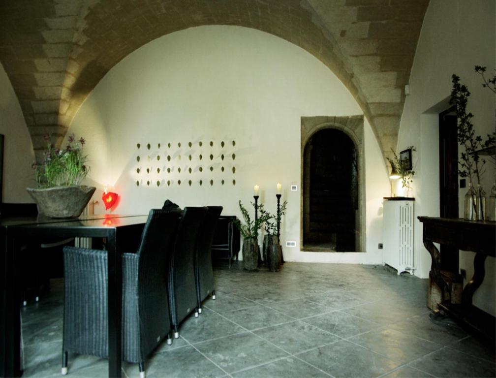 Monte Arena Bed and Breakfast Montaren-et-Saint-Médiers Εξωτερικό φωτογραφία