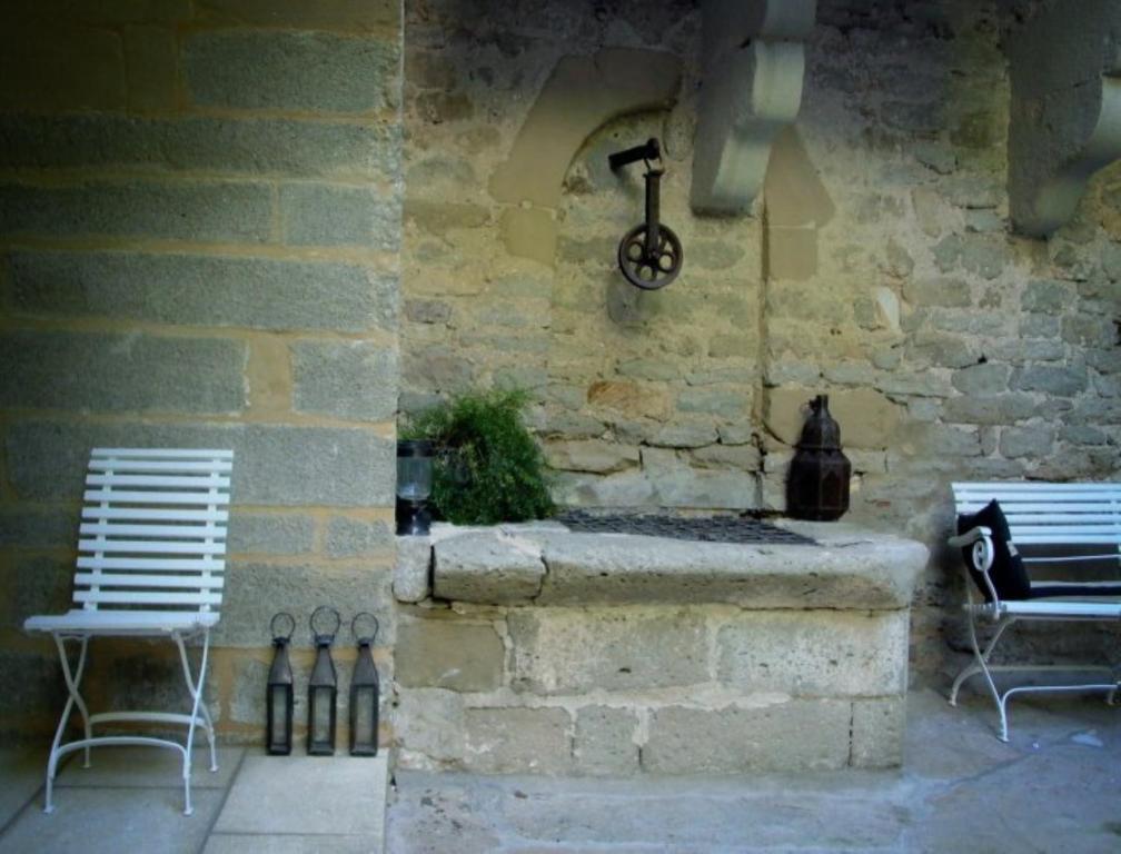 Monte Arena Bed and Breakfast Montaren-et-Saint-Médiers Εξωτερικό φωτογραφία