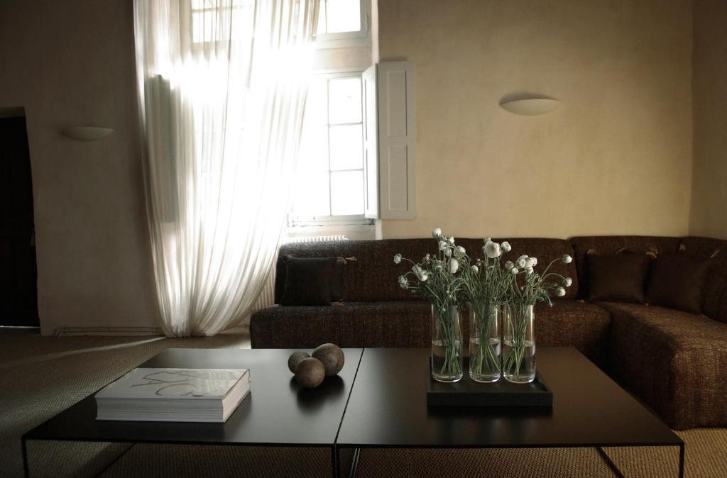 Monte Arena Bed and Breakfast Montaren-et-Saint-Médiers Εξωτερικό φωτογραφία
