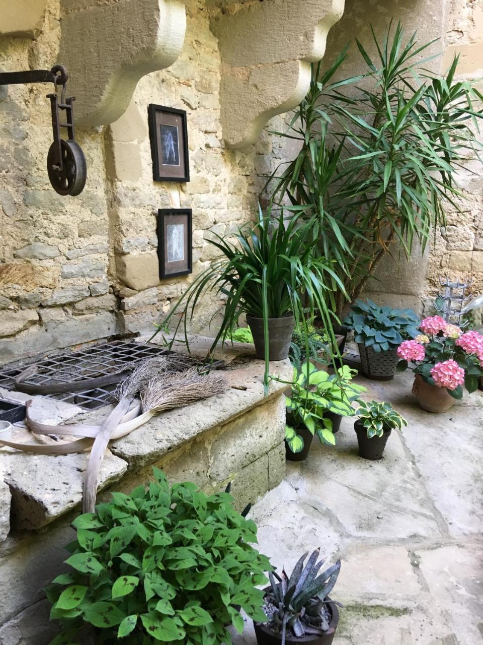 Monte Arena Bed and Breakfast Montaren-et-Saint-Médiers Εξωτερικό φωτογραφία